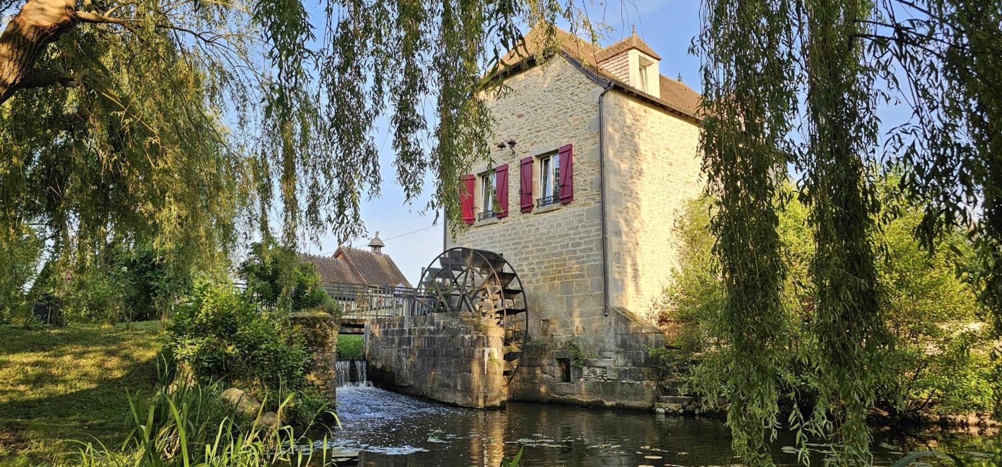 מלון Charenton-du-Cher Moulin De Petoulle מראה חיצוני תמונה